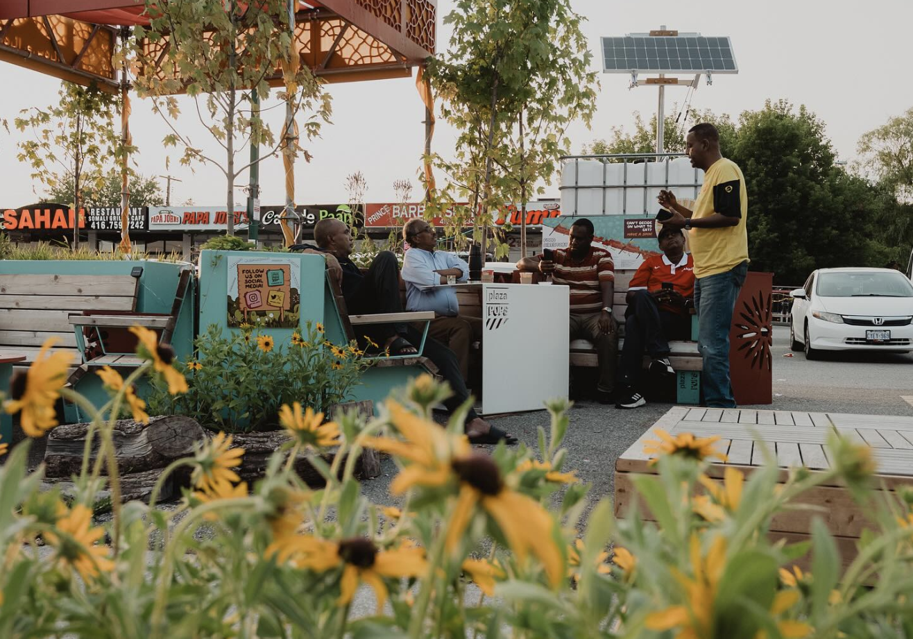 LOYAL PATRONS OF KEITH LEE-APPROVED SOMALI RESTAURANT SAHAN SIT AND CHAT AT COLONY PLAZA, ONE OF PLAZAPOPS’ WEXFORD BLOOMS 2GETHER INSTALLATIONS. 